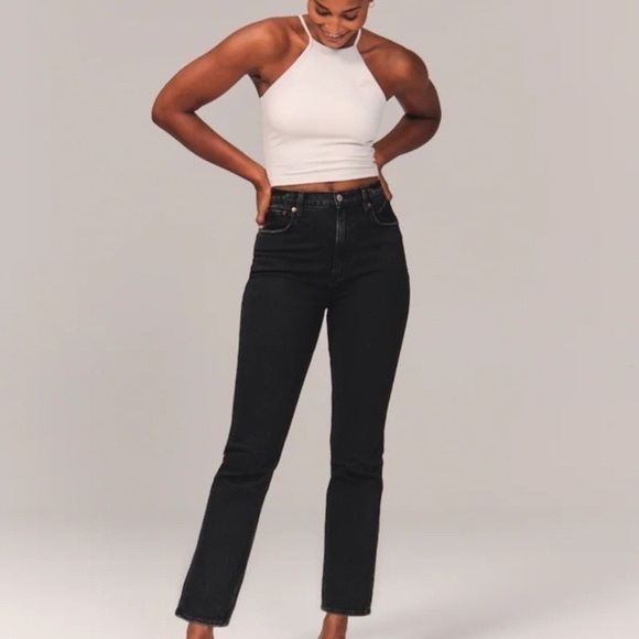 Abercrombie & Fitch Curve Love Ultra High Rise Ankle Straight Jean - Picture 1 of 13